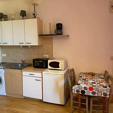 Les Meubles De L'avenue Bouloumie *