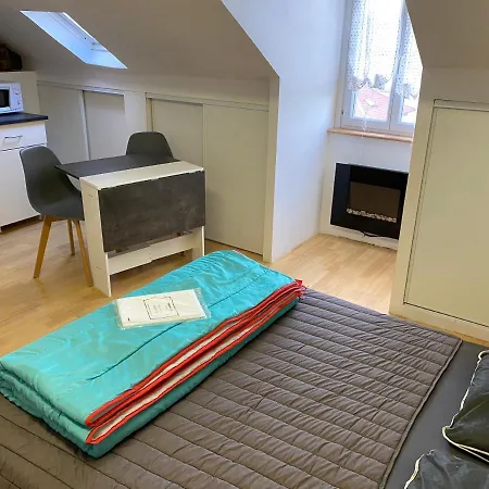 Les Meubles De L'avenue Bouloumie * Виттель