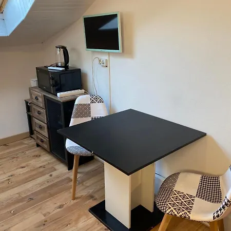 Les Meubles De L'avenue Bouloumie Apartment *