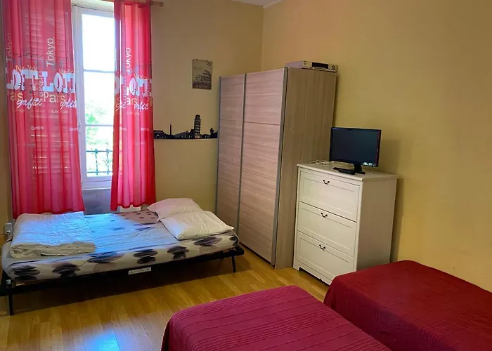 Les Meubles De L'avenue Bouloumie Apartmán