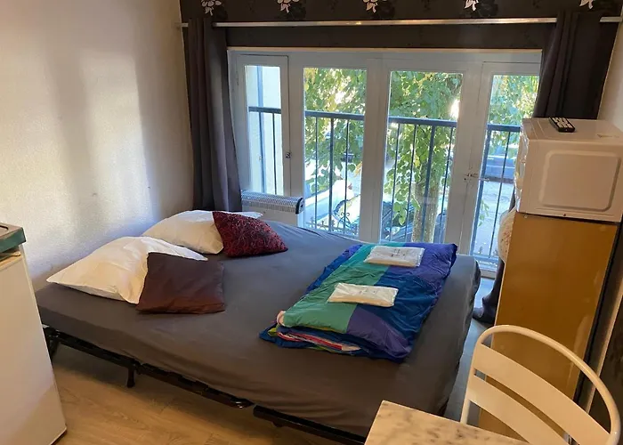 Les Meubles De L'avenue Bouloumie *