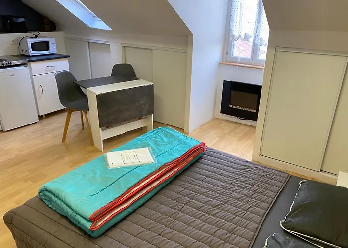 Les Meubles De L'avenue Bouloumie * Vittel