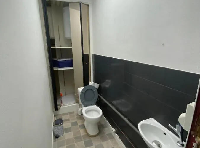 Les Meubles De L'avenue Bouloumie