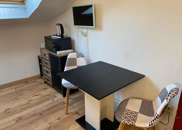 Les Meubles De L'avenue Bouloumie Apartmán *