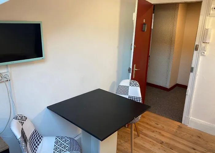 Les Meubles De L'avenue Bouloumie Vittel